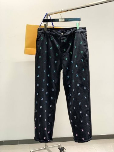 衣服 ，裤子 ，Louisvuitton 路易威登，2025春季最新款，专柜同步有售，原单狠货，时尚休闲牛仔套装，上身很有特点！吸睛而有亮点，进口原版面料，顶级