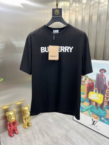顶级最高版本 Burberry 巴宝莉 Bbr 经典胸口发泡Logo图案圆领短袖T恤半袖 男女同款 情侣款 宽松版型 最高版本 原版面料 高版本 高品质 所有细