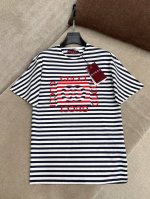 Gucc* 25Ss春夏新款 条纹字母印花圆领短袖T恤丨独家Yb开发 高版出品 定制原生全棉材质 透气舒适 质感十足 Oversized宽松T恤裁剪 凸显品牌格