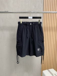 罗意威2025春夏新款男士休闲短裤 高端货简洁时尚大方 定制原版进口面料 简洁利落又清爽 品质做工细节经得起任何形式检验简约大方百搭款 上身优雅帅气 码数 M-