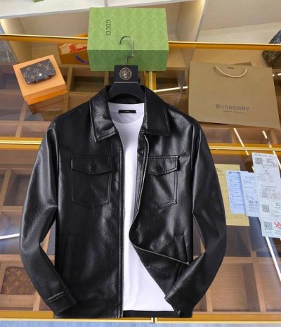 路易威登Lv 2025春季新款休闲皮衣夹克外套，最新时尚休闲拉链夹克，时尚连帽夹克外套基础常规的连帽夹克版型裁剪，上身百搭简约不挑人，轻松应对各种场合与环境，属