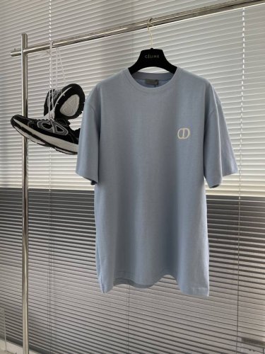 dio 经典Cd刺绣T恤 万年不过时 对版定织定染 320G重磅面料，质感无敌 码数：Smlxl S码衣长72 胸围108 肩宽49 M码衣长74 胸围114