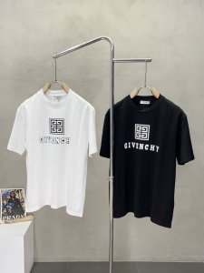 Givenchy纪梵希独家专供新款原单男士休闲短袖 高端定制 高版本 时尚百搭爆款进口面料 手感超柔软细腻 穿着亲肤舒适 高端精品 代工厂p精细做工 上身非常赞