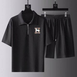 Hermes 爱马仕新款男士短袖短裤圆领套装 官网同步销售 市面高端版本 手感细腻柔软 让你穿着更加舒适 立体裁剪版型超赞 尺码:S-Xl 宽松版 最大穿到21