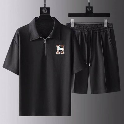 Hermes 爱马仕新款男士短袖短裤圆领套装 官网同步销售 市面高端版本 手感细腻柔软 让你穿着更加舒适 立体裁剪版型超赞 尺码:S-Xl 宽松版 最大穿到21