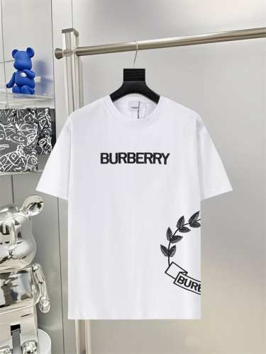 burberry 巴宝莉 25Ss新款短袖 最高版本重工艺经典刺绣Logo图案 高标准定制 上身非常有型 客供进口高档280克纯棉面料质感非常细腻 细节工艺精湛