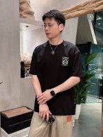 罗意威 2025春夏新款首发专柜最新款短袖圆领T恤 高端订制 设计前卫时尚！品牌Logo重工艺设计 高端定制丝光云朵棉面料.手感柔软.穿着舒适.专柜级别精致车线