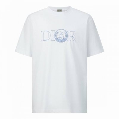 dior 迪奥刺绣小猫圆领短袖T恤 面料：采用26织双纱面料，面料布匹洗水后为260克，罗文搭配1*1配套32支双纱螺纹，大版领口设计上身与脖子非常贴合。 工艺