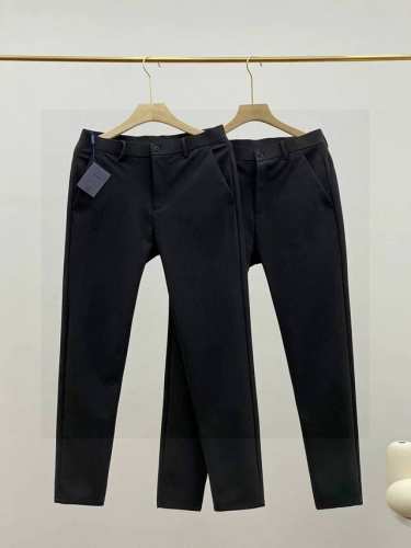 上新 普拉达prada春夏季新品 线下原价3940！prada普拉达直筒弹力免烫修身男士厚款牛奶丝休闲西裤 颜色：黑色 尺码:30~31~32~33~34~36
