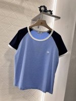 P140Celin*2025新品上架 圆领插肩刺绣短袖 定制Yb斜纹全棉材质 透气舒适 质感十足 常规短袖T恤裁剪 凸显品牌格调 采用克重纯棉制成 略带有弹力