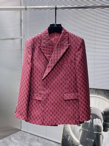 古奇 Gucci 2025Ss春秋新款 西装 西服 ，高端版本！专柜定制面料 透气舒适度高，细节无可挑剔，品牌元素设计理念，体现高品质。手感细腻柔软！呈现休闲裁