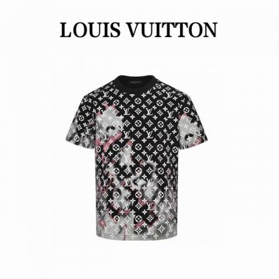 louis Vuitton 路易威登 25Ss 火烧云老花满印短袖 采用32支280G纯棉面料，上身舒适透气，16针高密度缝线加固领口与袖笼，经得起反复穿着，拒