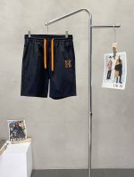 Hermes爱马仕独家专供新款春夏休闲短裤高端版本！专柜定制面料 透气舒适度高，细节无可挑剔，品牌元素设计理念，体现高品质。手感细腻柔软！呈现休闲裁剪，上身版型
