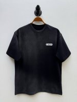 good 泼墨水洗做旧徽标圆领T恤 代工厂p出品 春夏新品 单品以标志性的解构主义为核心 通过不对称的水洗做旧处理和泼墨点缀打破传统T恤的规整感 赋予单品粗犷的