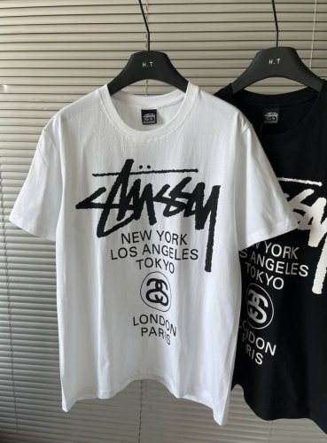 上新 Stussy Ss24 世界巡游系列 Logo印花图案圆领套头短袖T恤 男女同款 辅料：原版拆解开发，一比一定制的小标，领标，水洗，吊牌等等。 精选面料：