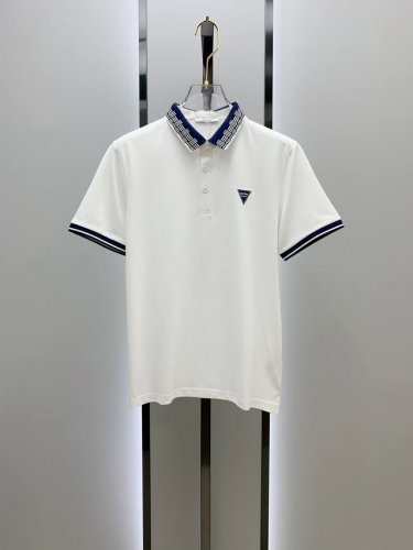 Bv25Ss新款春夏短袖翻领T恤polo，最高版本客供定制高端朱地面料简单时尚款，螺纹拼色螺纹配色超级好看！胸前Bv标识刺绣经典Logo简单大方的款式！满满的高
