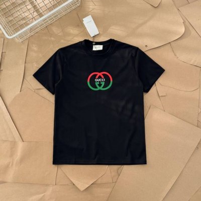 Gucci古驰红绿双G互扣短袖T恤-由于厂里套现，帮忙成本价出一批高品质短袖 -绝对的高品质低价格p，退货率极低！ -采用原版280G %纯棉面料 柔软舒适 螺