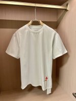 Bv 官网同款 官网同款 官网同款 重磅推荐！2025Ss夏装新品 专柜在售 最新系列图案Logo短袖T恤 必须人手一件的节奏！进口顶极丝光面料，极为亲肤舒适