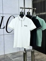 boss。2025春夏系列新品男士时尚经典翻领Polo时尚单品设计，更加时尚舒适，高标准定制，进口高丝光双面棉质珠地面料质感非常细腻，H品牌Logo工艺，细节工