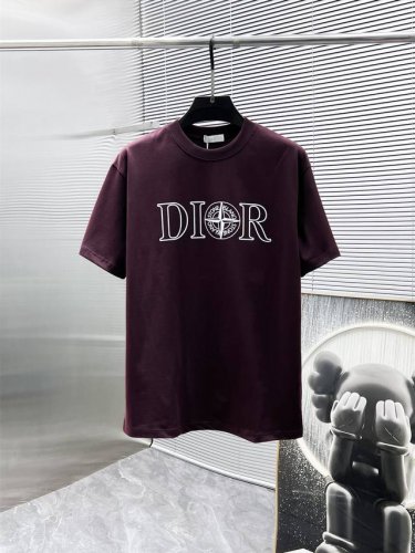 迪奥 Dior 2025Ss新款 半袖 体恤 短袖 宽松版 圆领 T恤，高端版本！专柜定制面料 透气舒适度高，细节无可挑剔，品牌元素设计理念，体现高品质。手感细