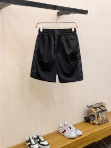 纪梵希 2025春夏新款男士休闲短裤 高端货简洁时尚大方 定制原版进口面料 简洁利落又清爽 品质做工细节经得起任何形式检验简约大方百搭款 上身优雅帅气，焕然一新