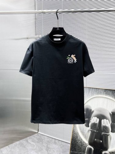 罗意威 Loewe 2025Ss新款 半袖 体恤 短袖 圆领 T恤，高端版本！专柜定制面料 透气舒适度高，细节无可挑剔，品牌元素设计理念，体现高品质。手感细腻柔