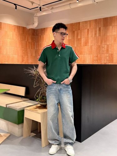 Gucc* 最新最顶级版本织带拼融合字母刺绣翻领短袖，最顶级的品质专柜原单短袖，顶级制作工艺进口面料，专柜款独特设计，采用进口高端订制进口丝线手感一流！官网在售