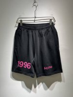acne Studi*Os2025春夏新款男女同款短裤，专柜同步发售！定制专属纯棉面料，定制原版工艺螺纹，衣身设计标识Logo压绒设计！完美融入时尚还有风情感一