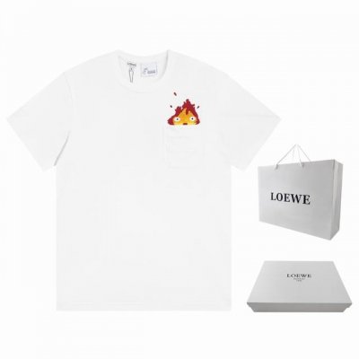 特价50Loewe 2024春夏新款短袖，罗意威经典皮牌T恤。定制32支双纱紧密全棉240G面料 ，炒鸡百搭，各路潮人的醉爱，男女都可以穿， 随便配效果都赞！上