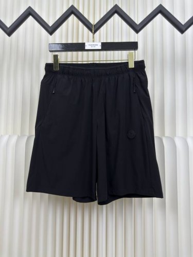 Moncler 蒙口弹力尼龙短裤 正品开版-实体柜台-顶奢品质 秒杀市面一切版 融合锦纶与氨纶科学配比织造 形成独特的经纬双向弹力性能面料 氨纶提供高达40%横