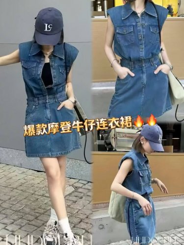 连衣裙 无敌爆款 法式复古翻领修身排扣牛仔连衣裙配围巾，翻领与纽扣设计复古，双口袋实用又具装饰性。腰间丝巾增添细节亮点，整体简约又不失个性，尽显随性洒脱 Sml