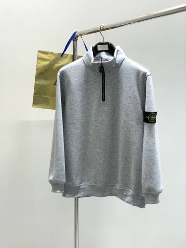 stone Island石头岛新款纯棉针织半拉链休闲长袖卫衣 半拉链小立领设计 ，一款设计两种穿搭方式，运动穿脱自由灵活，新升级空气层面料 ，上身超柔软，不仅轻