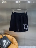 迪家 Dior短裤超酷 纯黑色调经典又百搭，右侧那大大的品牌字母“Dior”，采用了独特的图案设计，超有辨识度 松紧腰搭配抽绳，M-3Xl 隔天