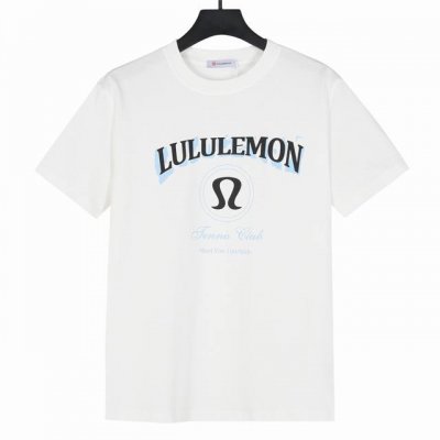 Lululemon 露露乐蒙2025春夏新品印花短袖 面料采用300克重双纱精梳棉，定制32支1*1螺纹，成衣两遍水洗处理，面料舒适亲肤无异感，定制定染面料，纺