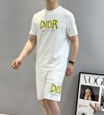 上衣- 。裤子- 。 Dio*R迪奥25S夏季新款五分短裤！爆款推荐！可搭配T恤！侧身完美字母图形印花设搭配..完美的丰富大家的视觉感！时尚又好看！常规版型效果
