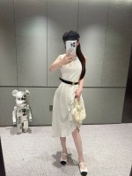 新款无袖连衣裙 经典又有型 各种都能完美驾驭 高级成衣做法 细节美到爆 精美又日常 轻松驾驭 质感棒棒哒 减龄 时髦休闲少女感 Sml