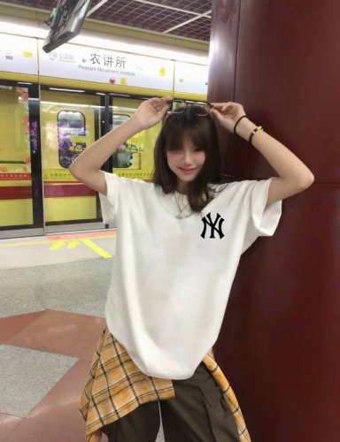 80包邮 mlb Yankees-Ny冰激凌圆领短袖半袖T恤 面料采用260克纯棉双纱食毛面料 双线二本针压线 久洗不变形 原版定制三标 高端进口印花 随意水洗