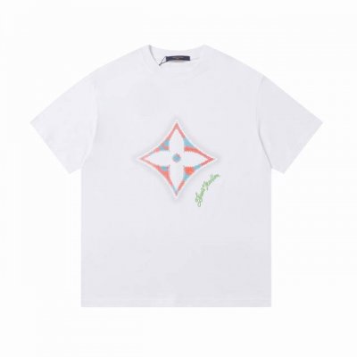 上新 高版本 Louis Vuitton 路易威登星星印花刺绣短袖 本款T恤为胸前融入明丽 3Dmonogram 花卉，再以手写体路易威登标识点明品牌身份。Ma