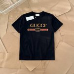 Gucci古驰古铜色腰带Logo短袖T恤-由于厂里套现，帮忙成本价出一批高品质短袖 -绝对的高品质低价格p，退货率极低！ -采用原版280G %纯棉面料 柔软舒
