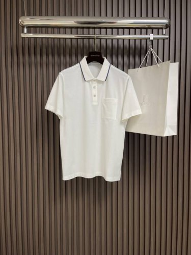 Hermes 2025Ss春夏商务休闲男士短袖polo衫．经典百搭．衣橱必备的款式 三粒扣翻领款式 胸口口袋结合H字母刺绣点缀 轻商务休闲设计 让您轻松驾驭不同
