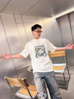罗意家 2025春夏新款首发专柜最新款短袖圆领T恤 高端订制 设计前卫时尚 品牌Logo重工艺设计 高端定制面料.手感柔软.穿着舒适.专柜级别精致车线.做工精细