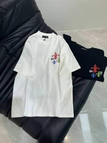 chrome Hearts*克罗心25春夏新款梵文十字架贴布刺绣短袖T恤。纯棉水洗做旧工艺， 水洗面料不仅限于基础色彩，更有丰富的 做旧效果，满足不同风格需求。
