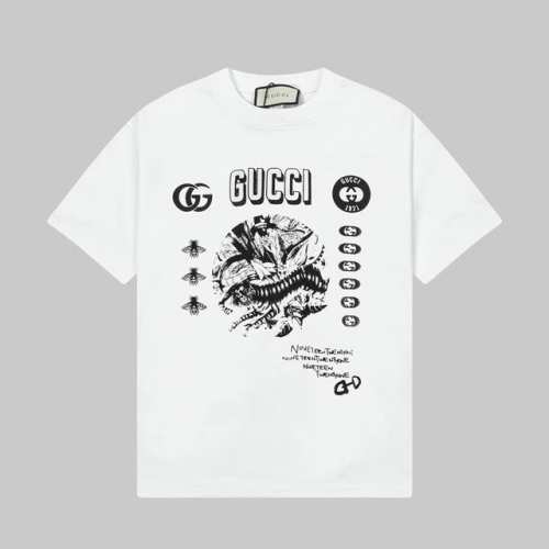 Gucci 古驰25Ss春夏新款涂鸦短袖T恤，Gucci图案设计 定制240克同缸染面料 手感非常舒服 春夏最新砖柜同步 Os落肩版型 时尚又个性 超级百搭好看