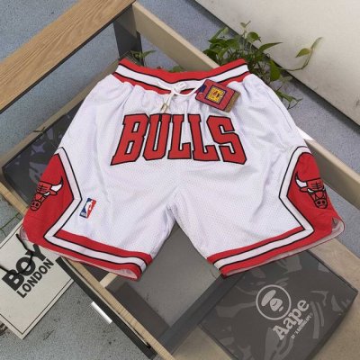 上新 款号：Ysk09 顶级刺绣 2025新款Mitchell&Nessjust Don联名芝加哥公牛队刺绣“Bulls”速干篮球短裤，每一处细节都诉说着芝加哥