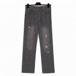 款号V013 高端定制版牛仔裤！ Louis Vuitton Lv Fw22 专柜同款Louis Vuitton Lv Fw22满Logo老花牛仔裤，官方指导价