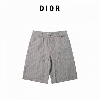 Dior迪奥 经典牛仔老花满印短裤 满印牛仔短裤这款短裤采用灰色的棉质牛仔布 和之前老款的面料有少许差别 面料是以浅灰色本身面料为基础色调 通体是灰色Obliq