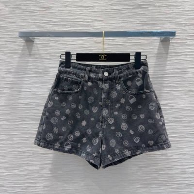 Chane* 2025Ss新款 高颜值 全系列出品 百搭无烦恼 就是很干净的感觉 人手必备 真的很赞 手感很舒服的洗水牛仔棉 做旧酵洗造型 五金独家重磅开模 S
