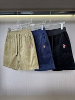 M O家 25Ss夏季坑条洗水灯芯绒贴布平腰休闲短裤 采用进口面料，订染色，上身满满的高级感，这种面料穿起来非常舒适，不会有硬邦邦的感觉，而且纹路会非常细腻，是