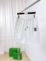 巴宝莉 2025春夏新款男士休闲短裤 高端货简洁时尚大方 定制原版进口面料 简洁利落又清爽 品质做工细节经得起任何形式检验简约大方百搭款 上身优雅帅气，焕然一新