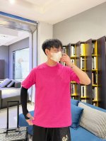 三标齐全。 2025夏季新款最新品短袖T恤，专柜同步有售，原单狠货，时尚进口原版科技面料，上身舒适透气，原版定制五金辅料，上身帅气有型，三标齐全，推荐款，档次极